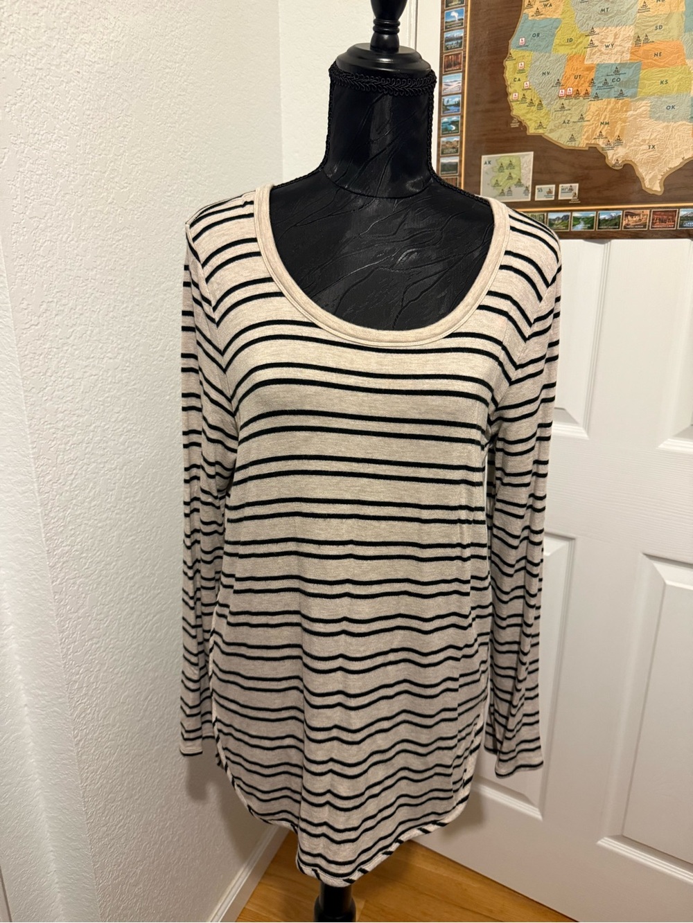 market & spruce light grey long sleeve flowy striped shirt